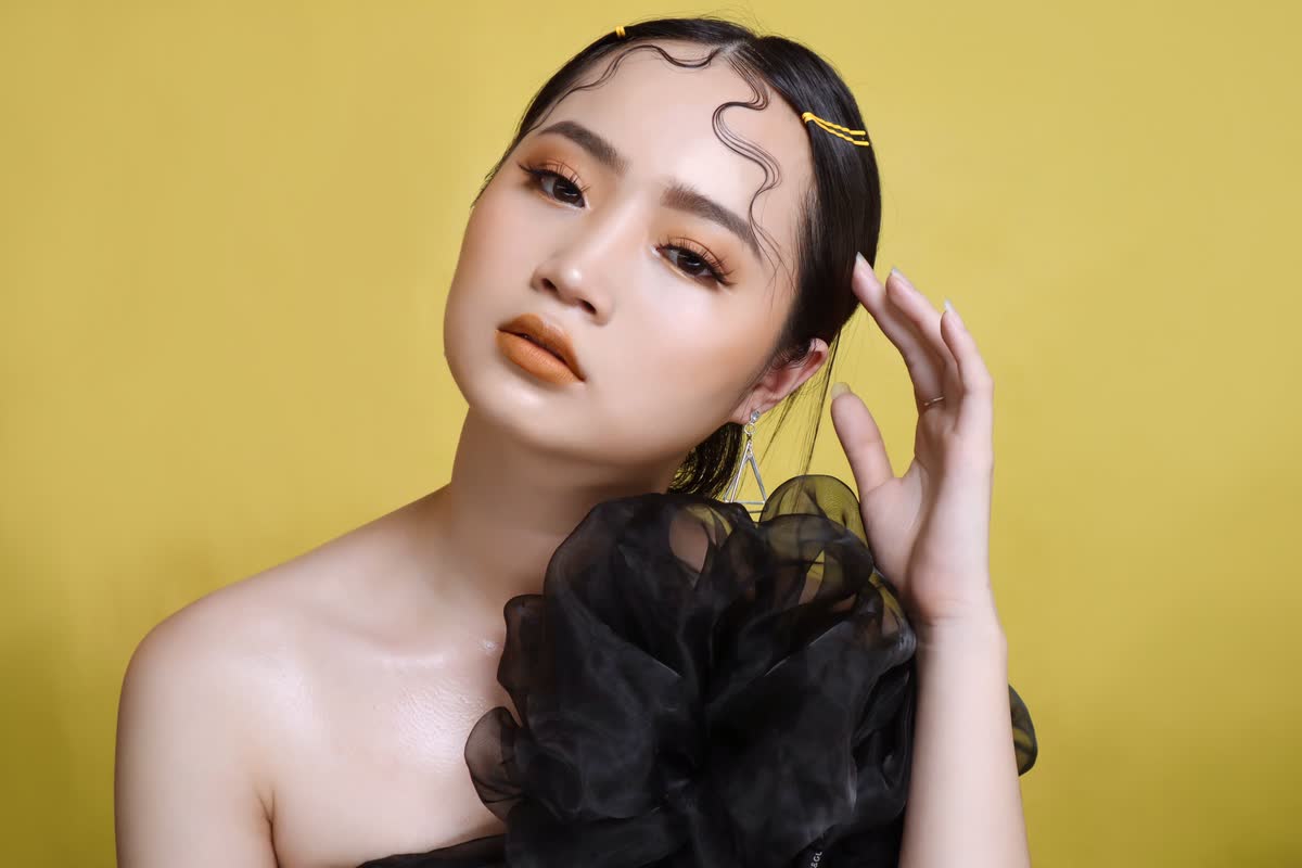 Cách đánh nền mỏng nhẹ cho ngày hè