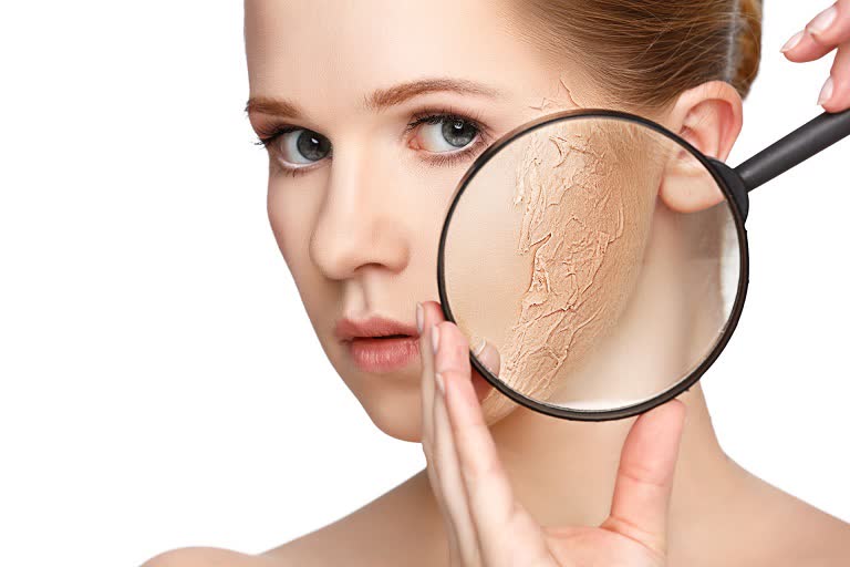 CC cream giúp làn da đều màu với lớp che phủ mỏng nhẹ